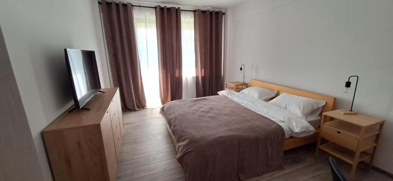Citadel View Apartment Targu Neamt Ngoại thất bức ảnh